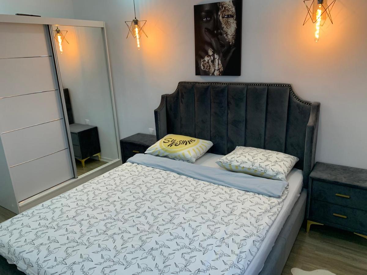 Raphael Apartment North Bucharest Cosmopolis Stefanestii de Jos Luaran gambar