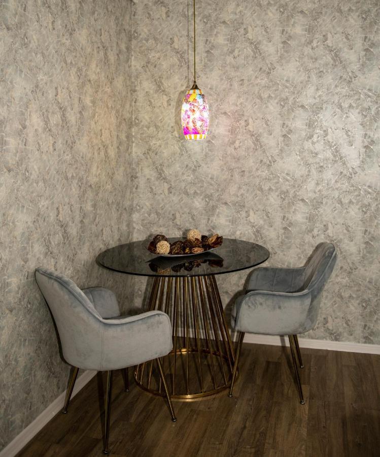 Raphael Apartment North Bucharest Cosmopolis Stefanestii de Jos Luaran gambar