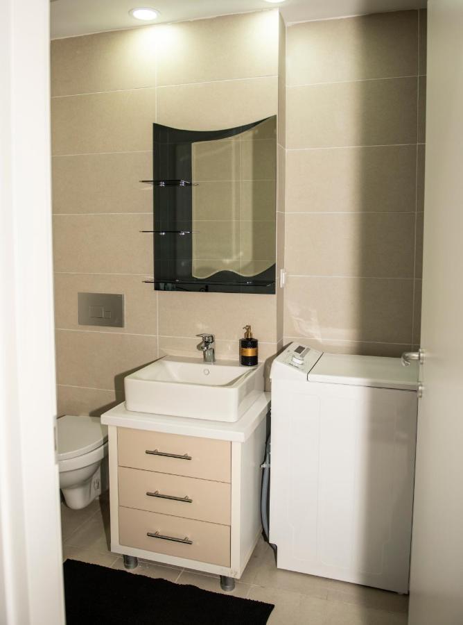 Raphael Apartment North Bucharest Cosmopolis Stefanestii de Jos Luaran gambar