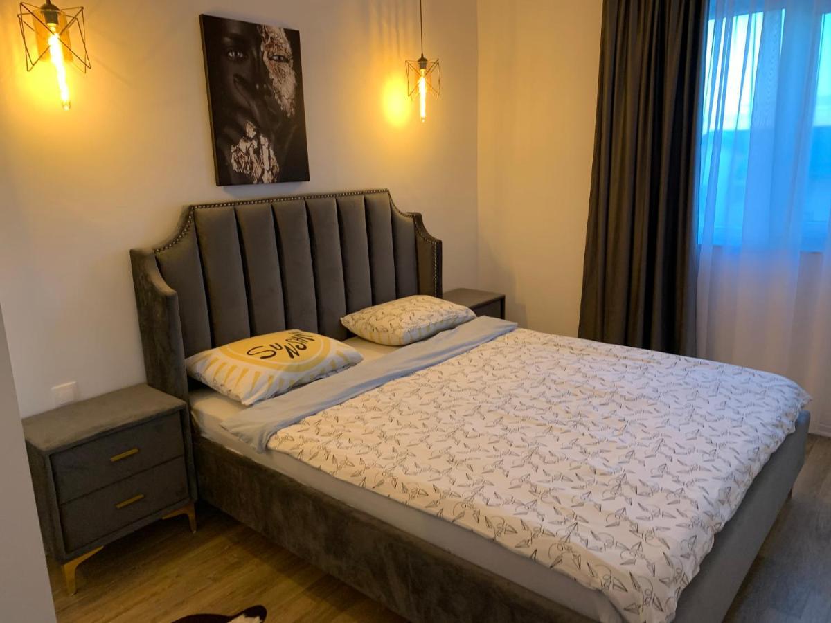 Raphael Apartment North Bucharest Cosmopolis Stefanestii de Jos Luaran gambar