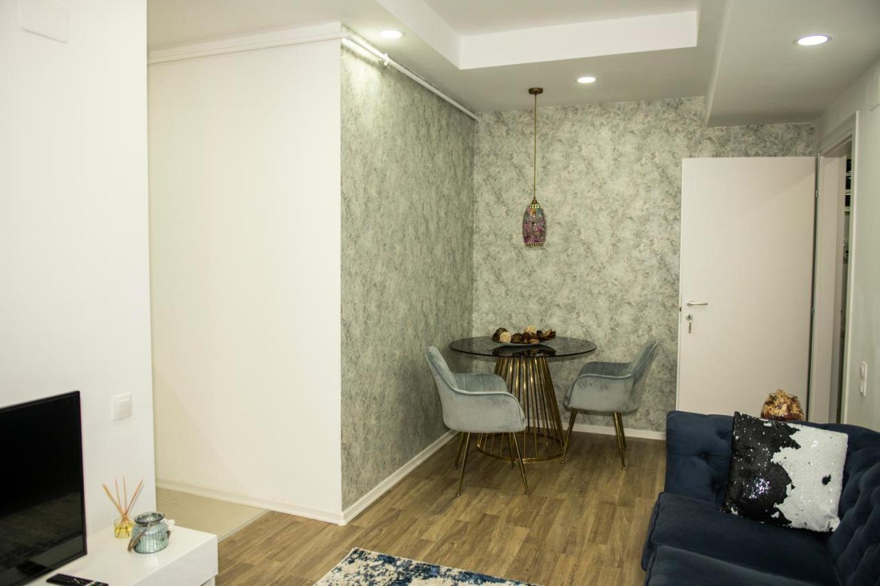 Raphael Apartment North Bucharest Cosmopolis Stefanestii de Jos Luaran gambar